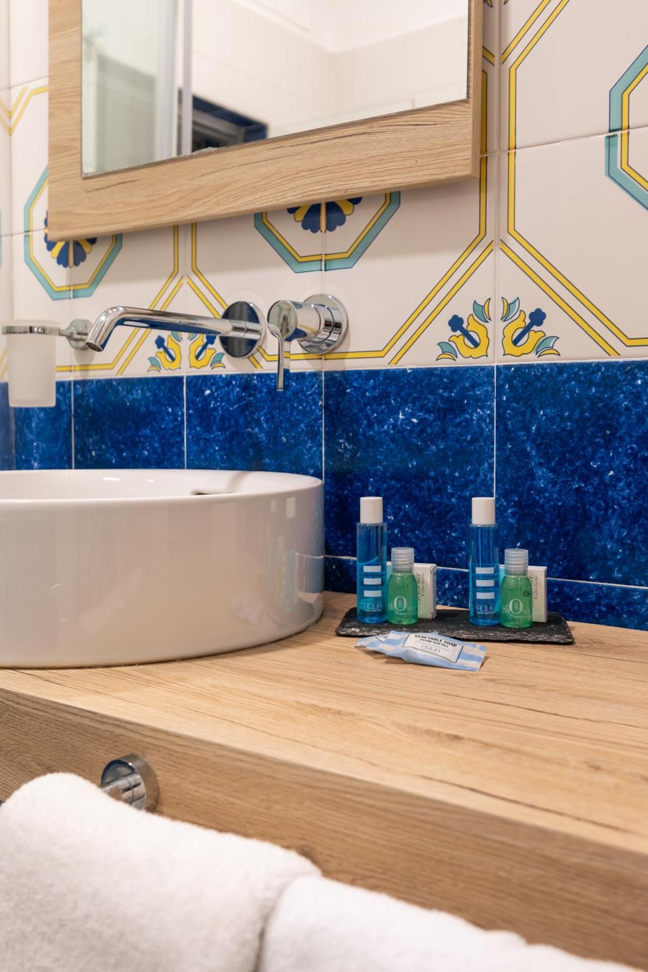 Yourhome - Lidia Rooms & Suites Sorrento Luaran gambar
